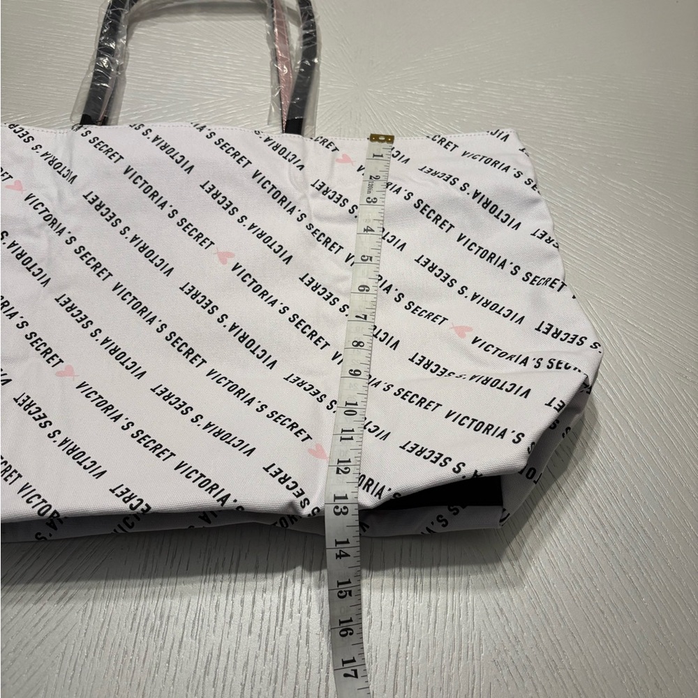NWT Victoria’s Secret Large Tote Bag Logo White Black Pink Hearts Weeken… - Picture 11 of 12